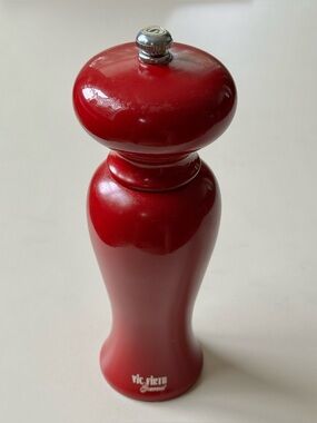 Vintage Vic Firth Gourmet Red Lacquered Wood Salt Mill Grinder Kitchen Decor